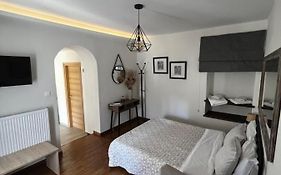 Alkistis House